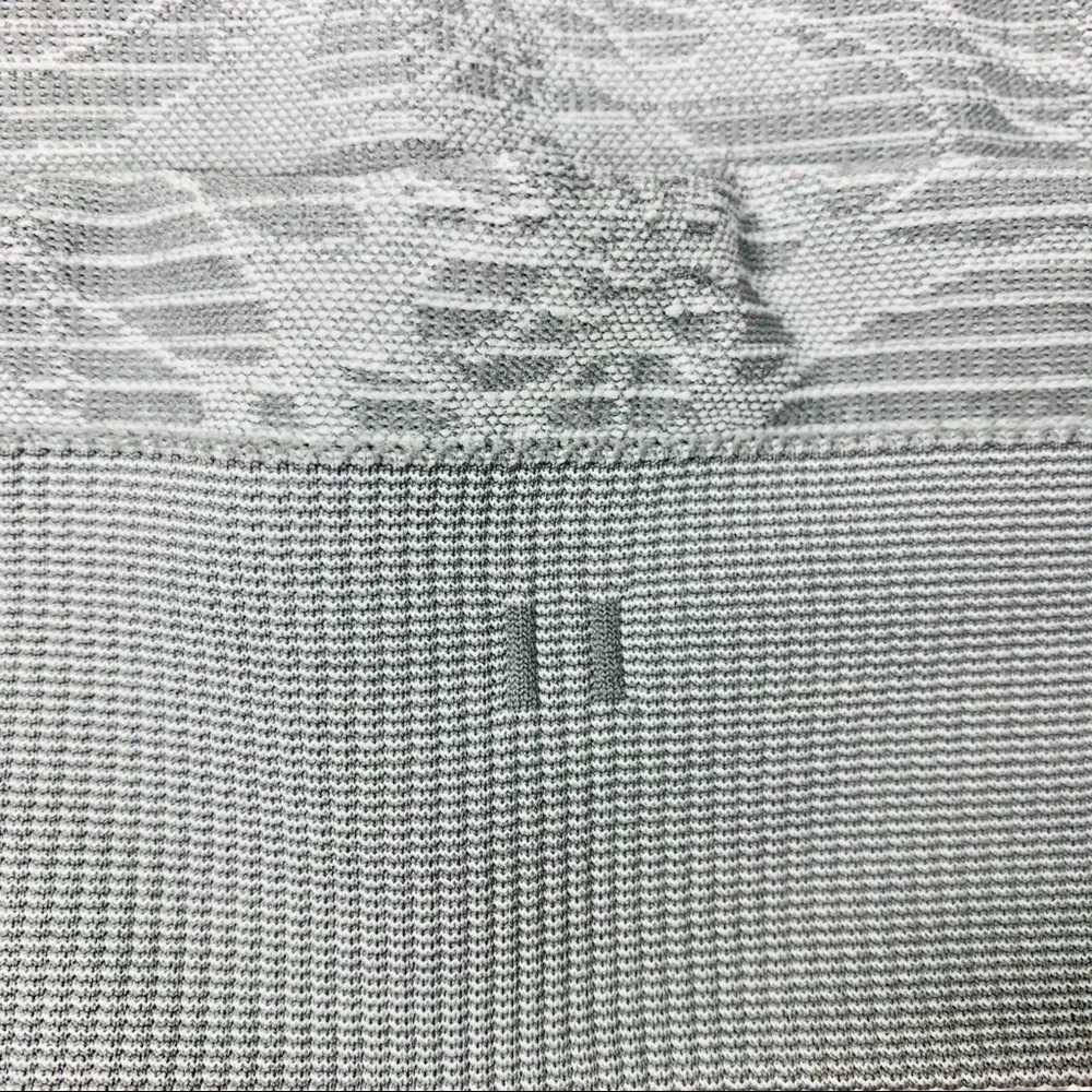 Fabletics Sebastian Mid-Rise Crop, Sz Sm - Picture 7 of 11